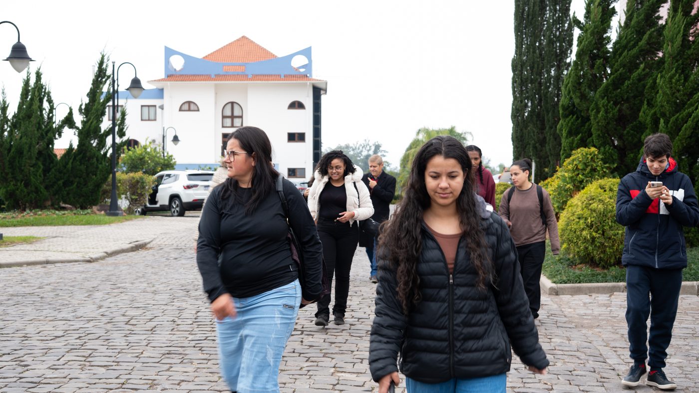 Chegada dos participantes ao campus